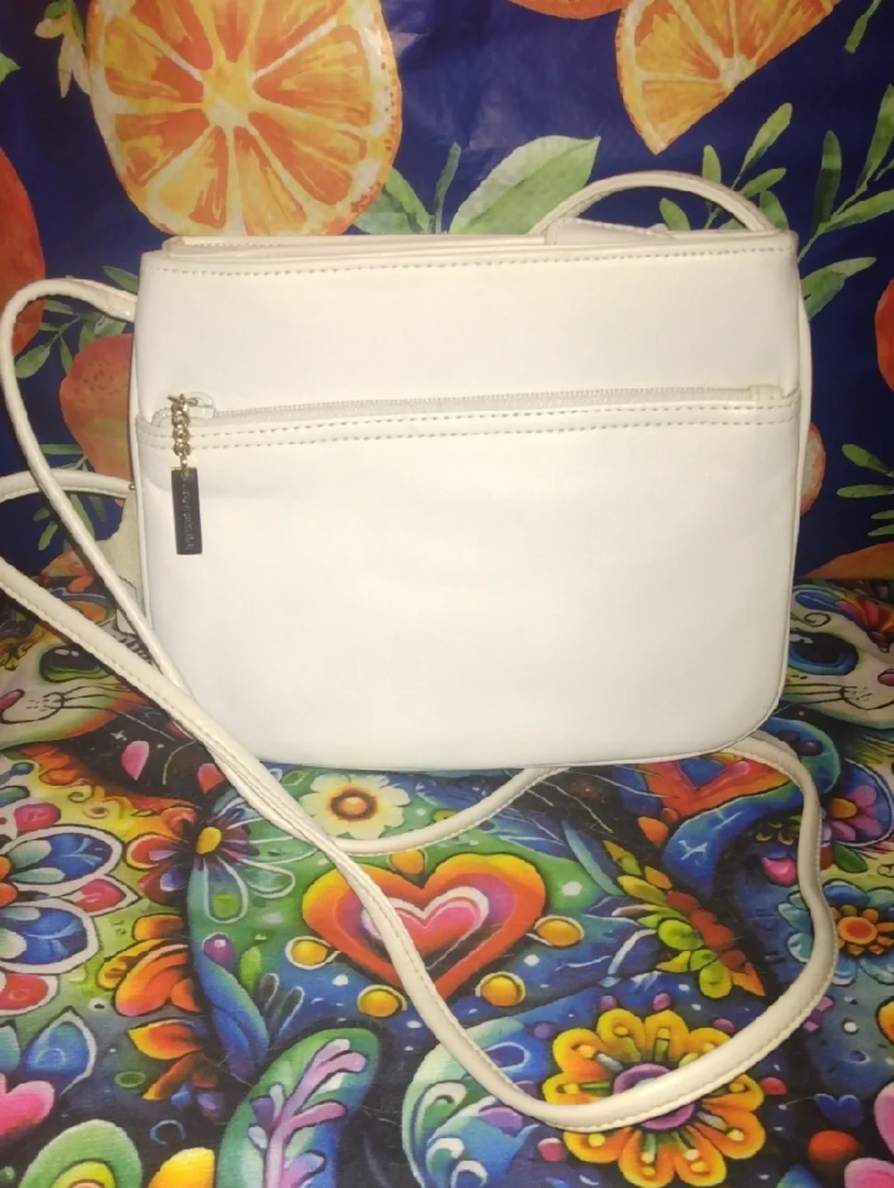 Giani Bernini White Crossbody Bag with Front Zip Pocket - Picture 1 of 4